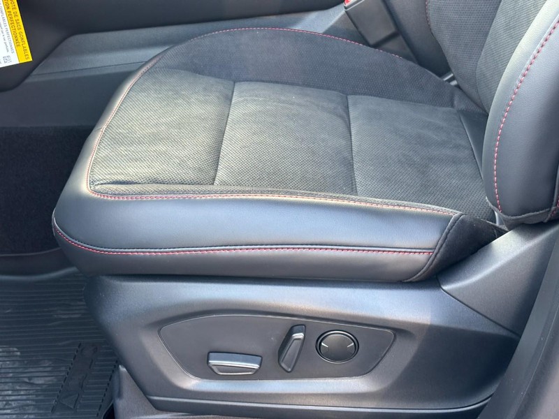 Ford Explorer Vehicle Full-screen Gallery Image 21