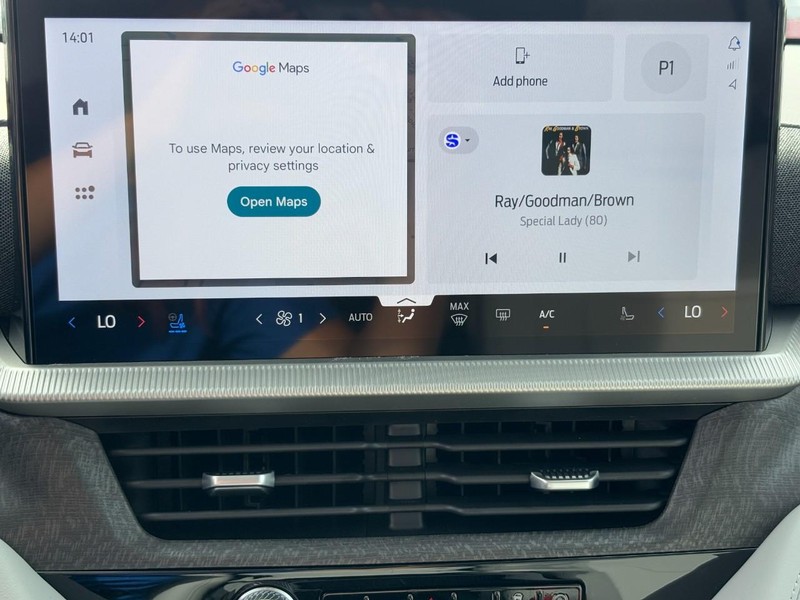 Ford Explorer Vehicle Image 16