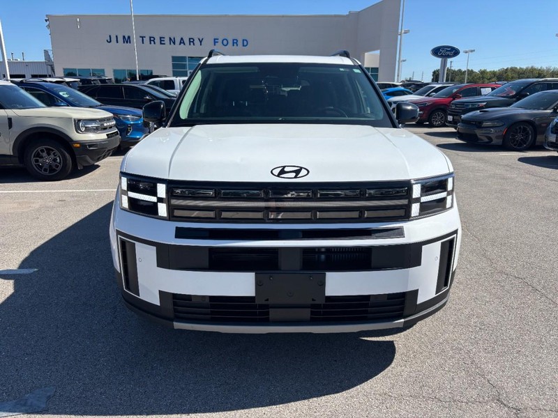 Hyundai Santa Fe Vehicle Full-screen Gallery Image 9