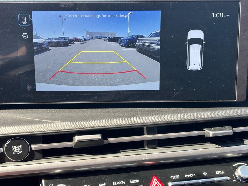 Hyundai Santa Fe Vehicle Full-screen Gallery Image 21