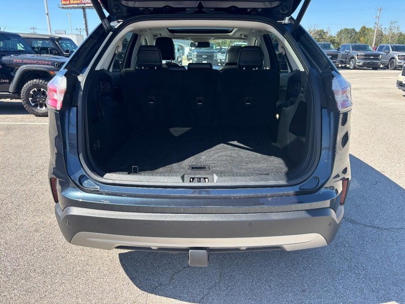 Ford Edge Vehicle Full-screen Gallery Image 4