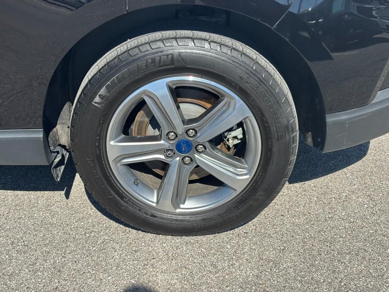 Ford Edge Vehicle Full-screen Gallery Image 7