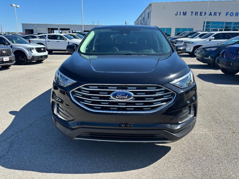 Ford Edge Vehicle Full-screen Gallery Image 9