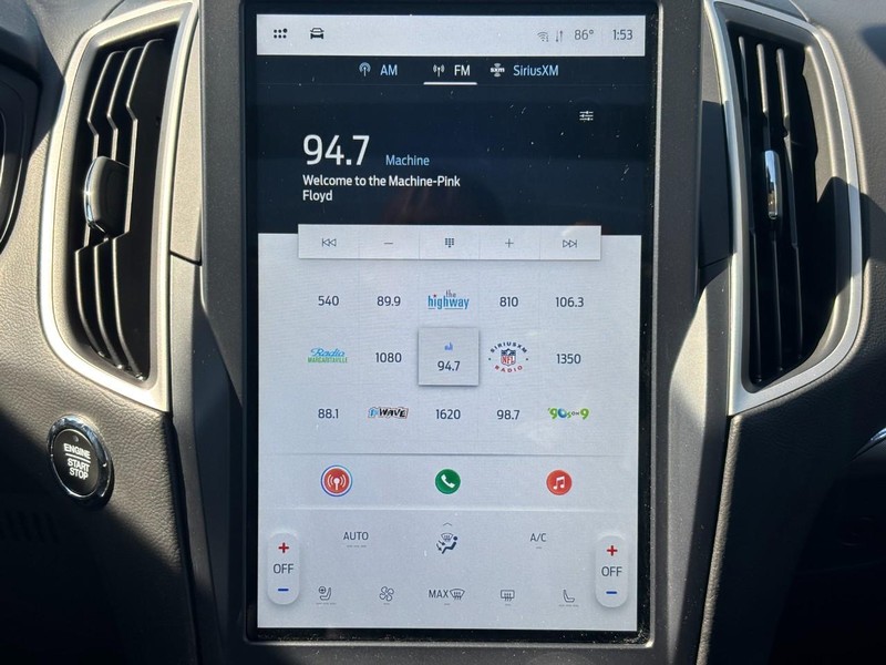 Ford Edge Vehicle Full-screen Gallery Image 13