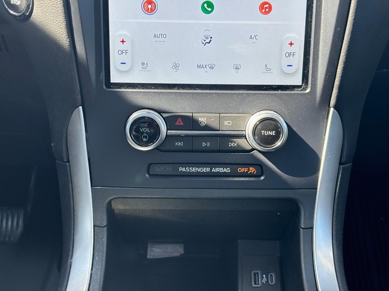 Ford Edge Vehicle Full-screen Gallery Image 14