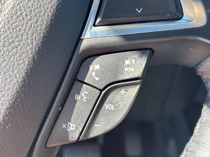 Ford Edge Vehicle Full-screen Gallery Image 20