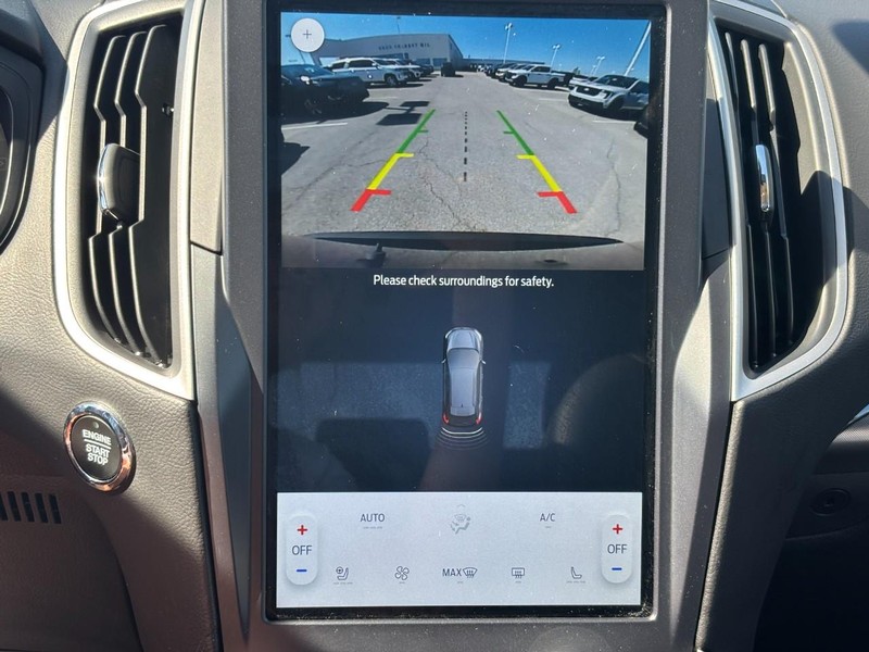 Ford Edge Vehicle Full-screen Gallery Image 23