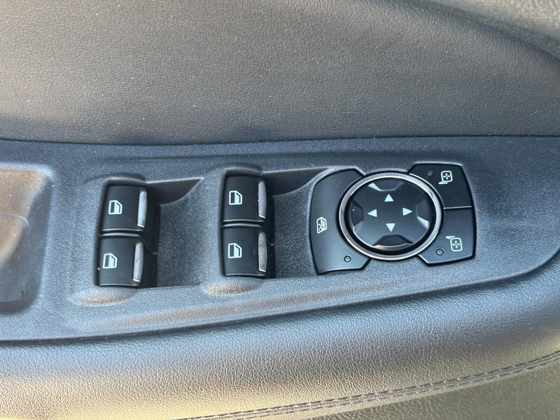 Ford Edge Vehicle Full-screen Gallery Image 25