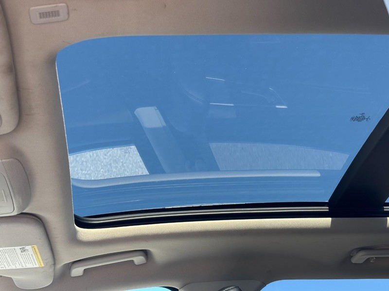 Ford Edge Vehicle Full-screen Gallery Image 28