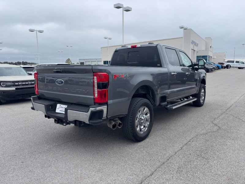 Ford Super Duty F-350 SRW Vehicle Image 03