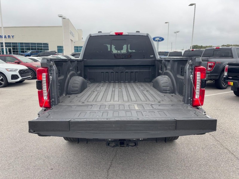 Ford Super Duty F-350 SRW Vehicle Image 04