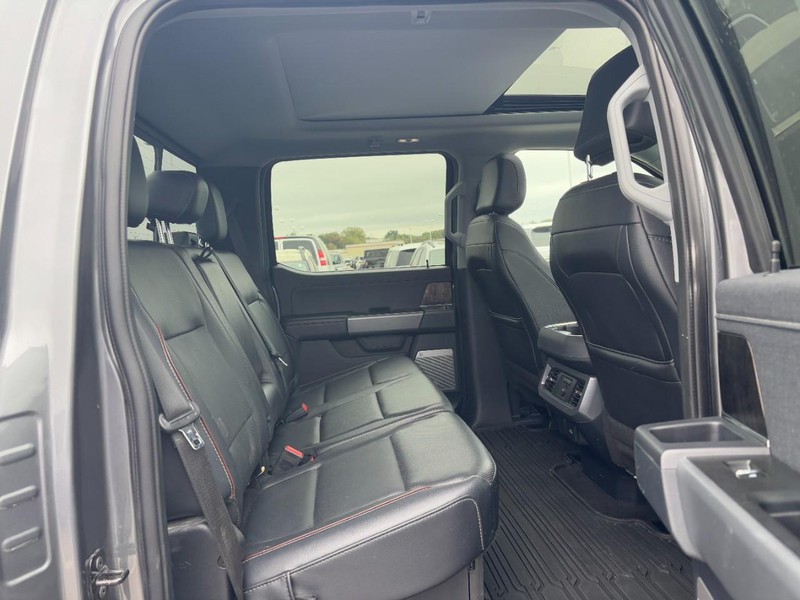 Ford Super Duty F-350 SRW Vehicle Image 10