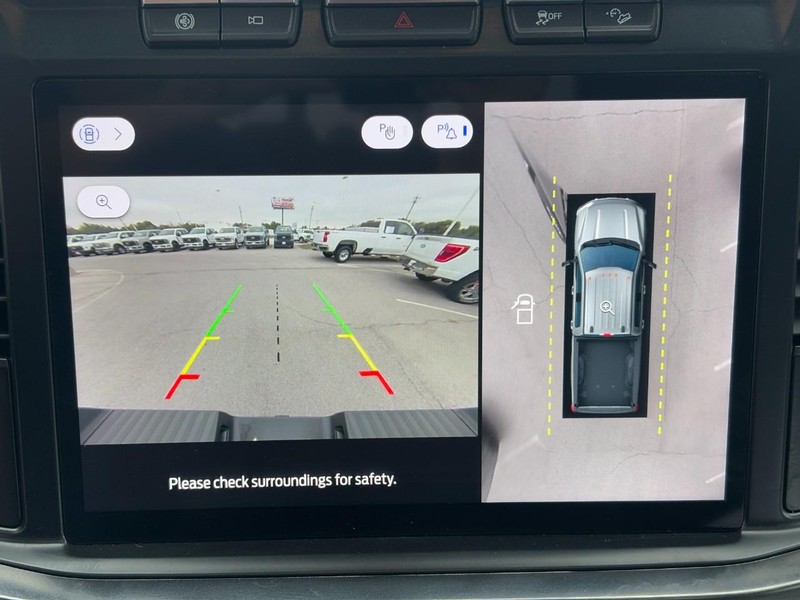 Ford Super Duty F-350 SRW Vehicle Image 21