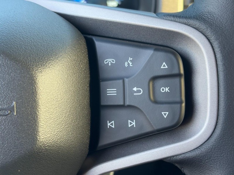 Ford Bronco Vehicle Full-screen Gallery Image 13