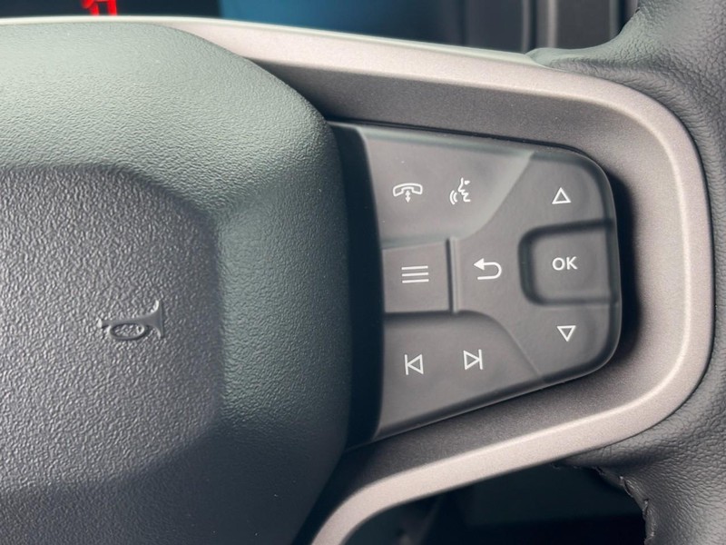 Ford Bronco Vehicle Full-screen Gallery Image 13