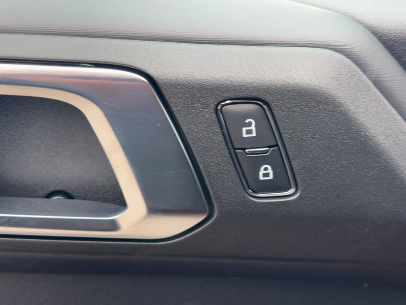 Ford Bronco Vehicle Full-screen Gallery Image 18