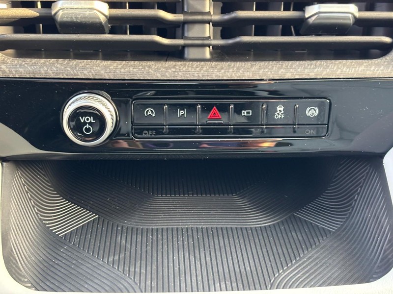 Ford Explorer Vehicle Full-screen Gallery Image 19