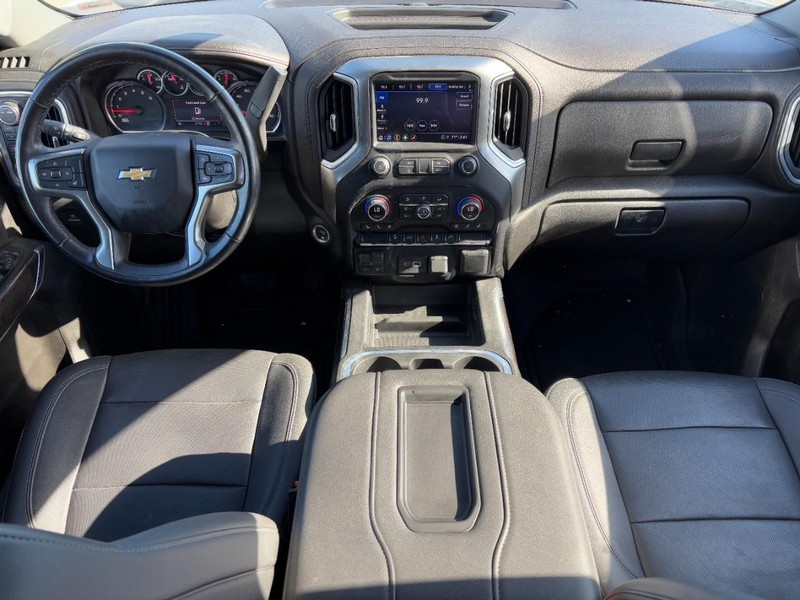 Chevrolet Silverado 2500HD Vehicle Image 11