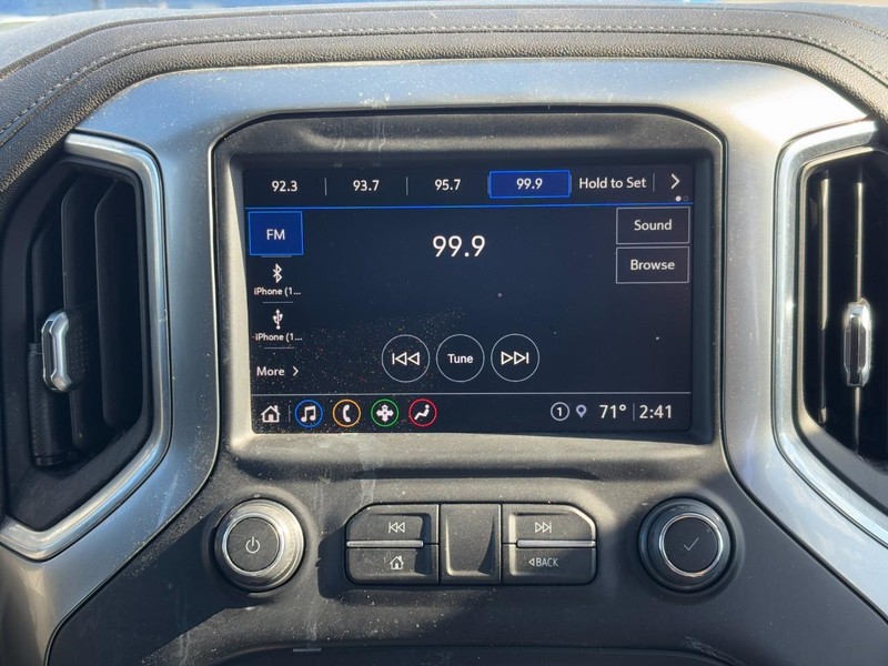 Chevrolet Silverado 2500HD Vehicle Image 13