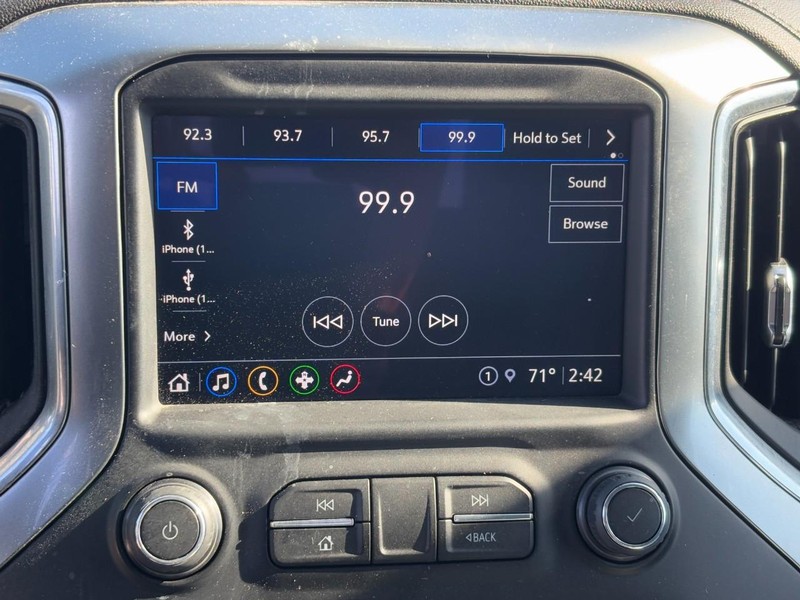 Chevrolet Silverado 2500HD Vehicle Image 20