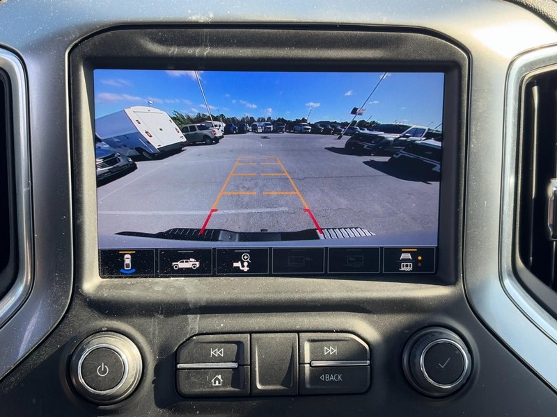 Chevrolet Silverado 2500HD Vehicle Image 21