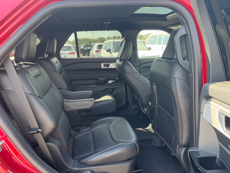 Ford Explorer Vehicle Image 10