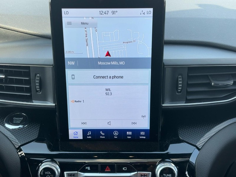 Ford Explorer Vehicle Image 14