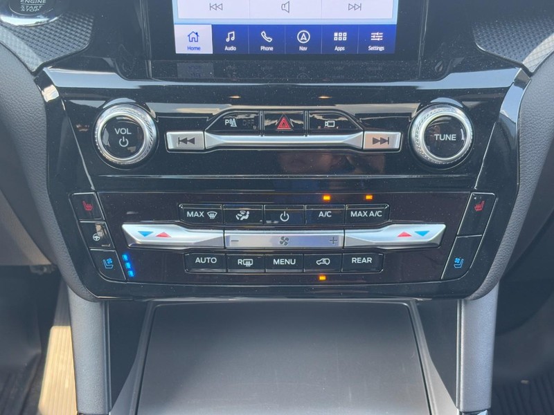 Ford Explorer Vehicle Image 15