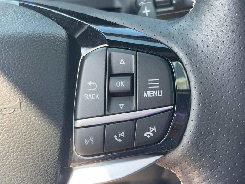 Ford Explorer Vehicle Image 19