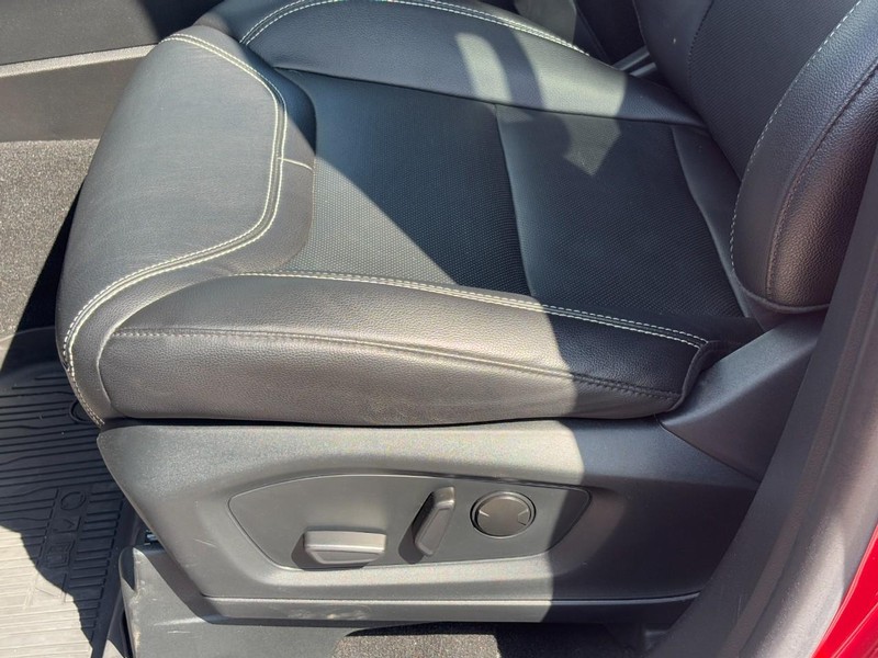 Ford Explorer Vehicle Image 27