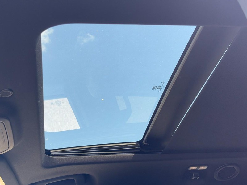 Ford Explorer Vehicle Image 28