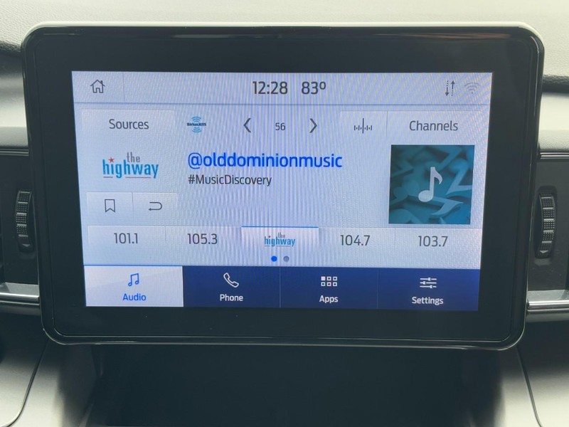 Ford Explorer Vehicle Full-screen Gallery Image 13