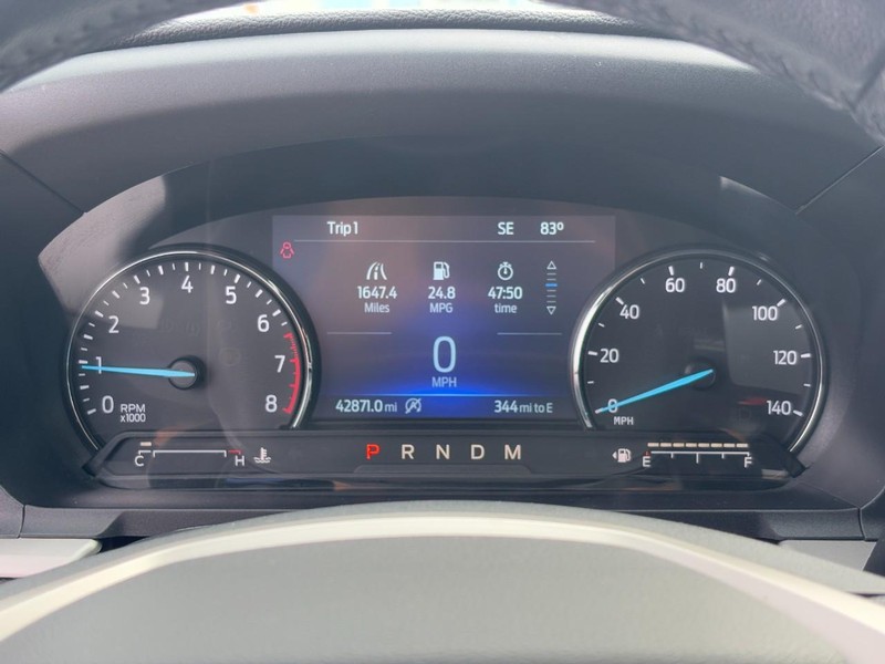 Ford Explorer Vehicle Full-screen Gallery Image 19