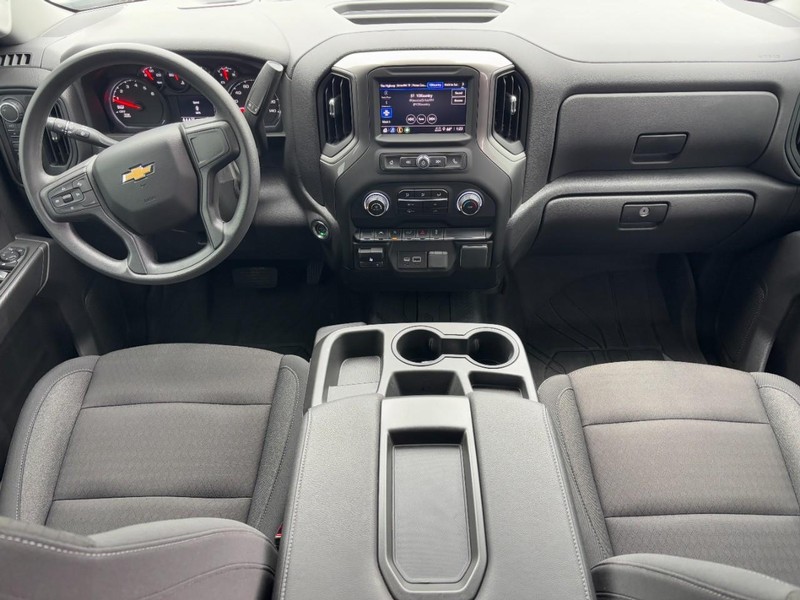 Chevrolet Silverado 1500 Vehicle Full-screen Gallery Image 11
