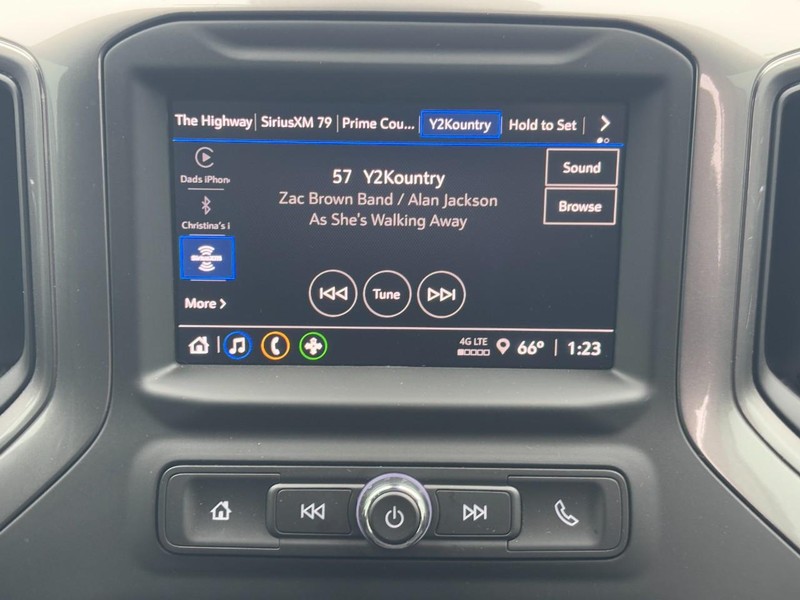 Chevrolet Silverado 1500 Vehicle Full-screen Gallery Image 13