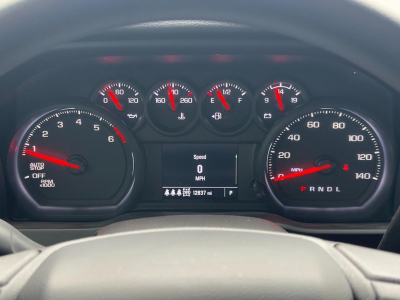 Chevrolet Silverado 1500 Vehicle Full-screen Gallery Image 18