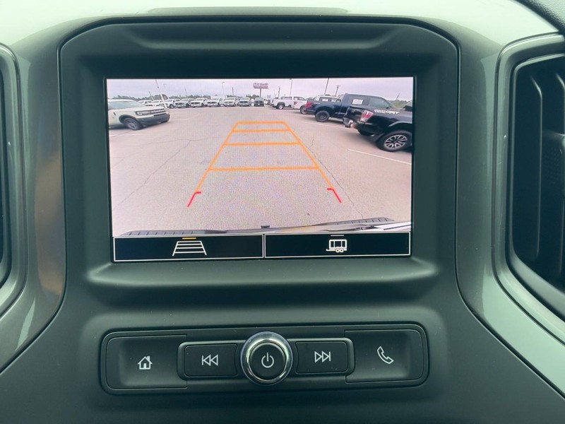 Chevrolet Silverado 1500 Vehicle Full-screen Gallery Image 20