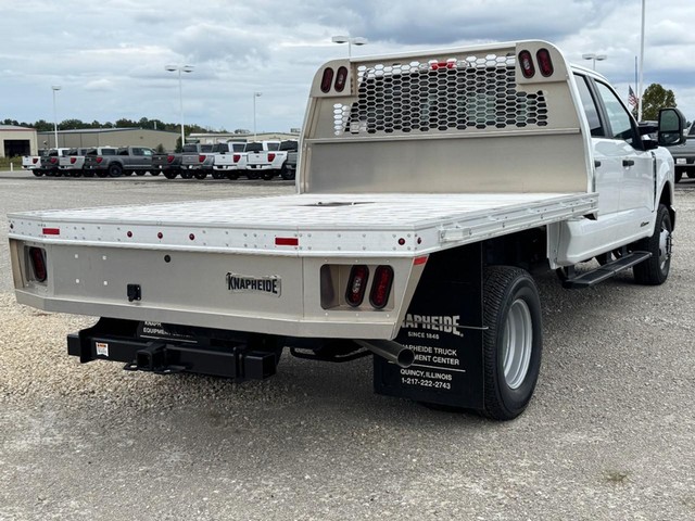 Ford Super Duty F-350 DRW Vehicle Image 03