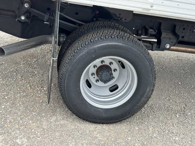 Ford Super Duty F-350 DRW Vehicle Image 04