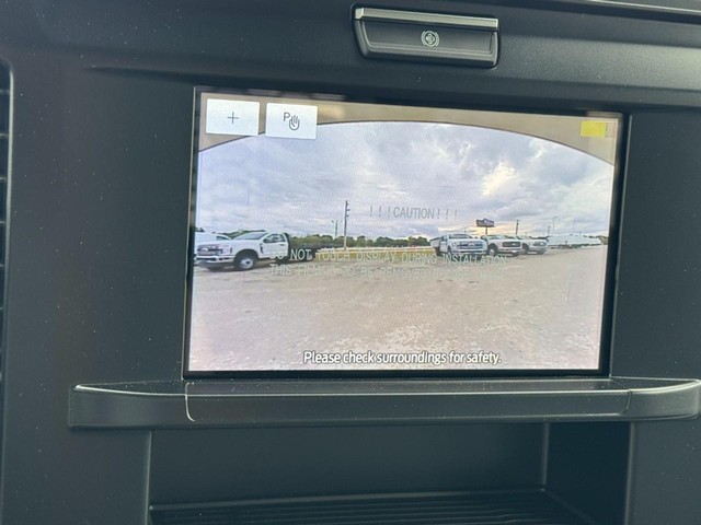 Ford Super Duty F-350 DRW Vehicle Image 14