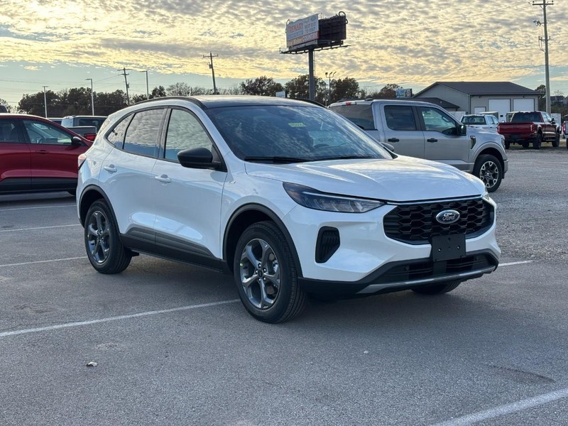 Ford Escape Vehicle Full-screen Gallery Image 2