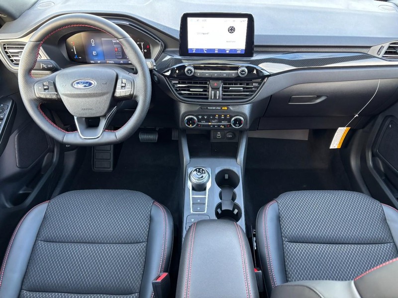 Ford Escape Vehicle Full-screen Gallery Image 6