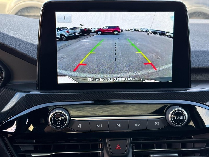 Ford Escape Vehicle Full-screen Gallery Image 16