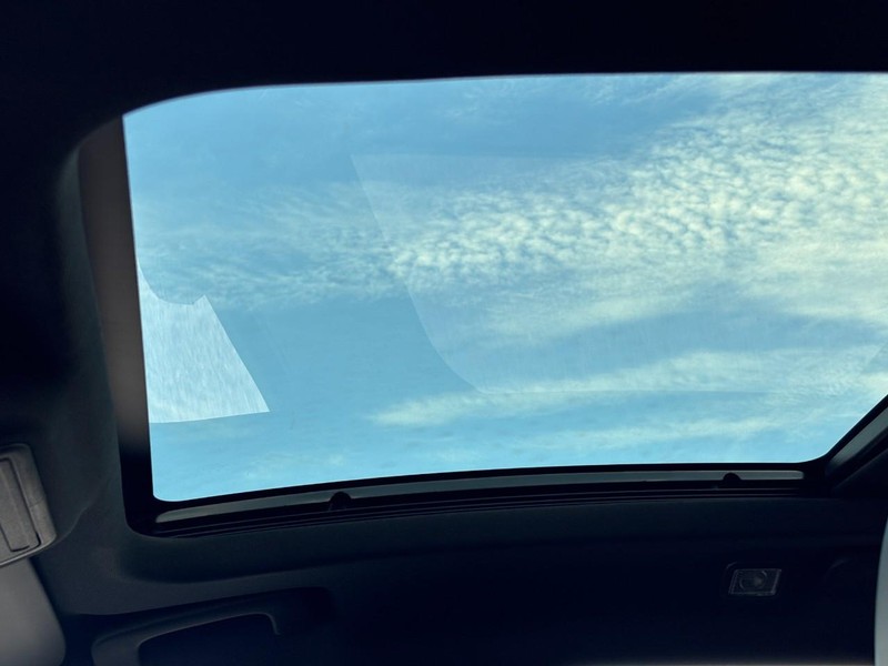 Ford Escape Vehicle Full-screen Gallery Image 21