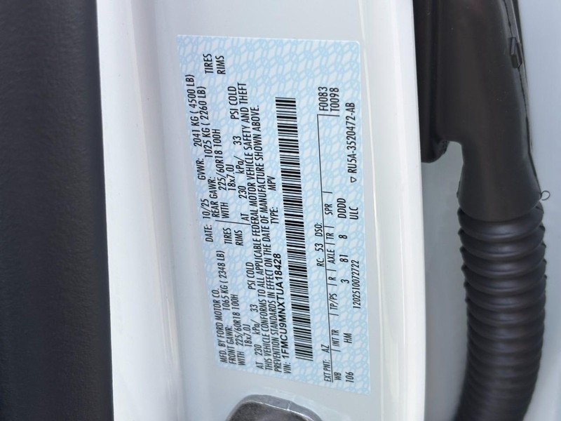 Ford Escape Vehicle Full-screen Gallery Image 22