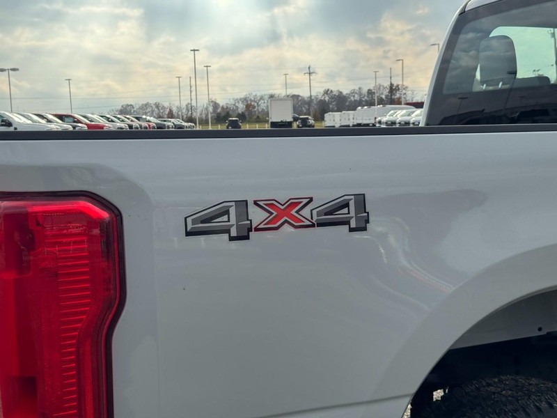 Ford Super Duty F-250 SRW Vehicle Image 04