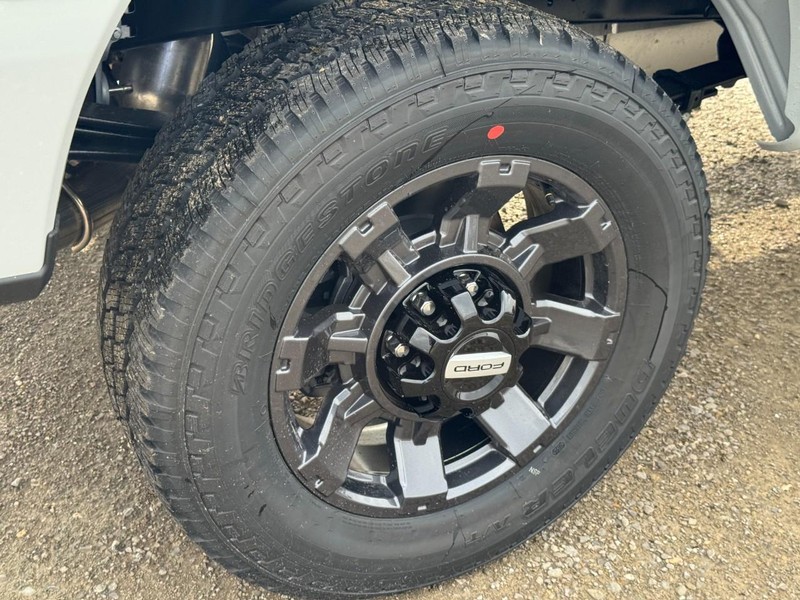 Ford Super Duty F-250 SRW Vehicle Image 05