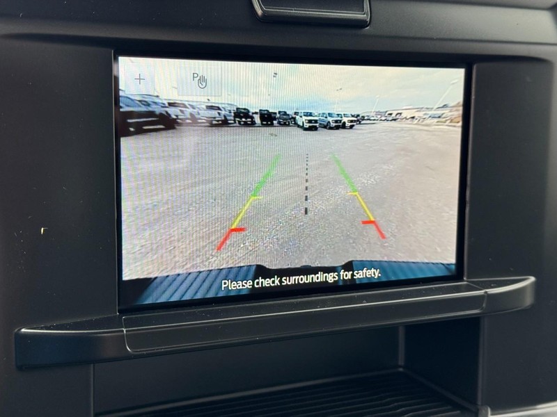 Ford Super Duty F-250 SRW Vehicle Image 18