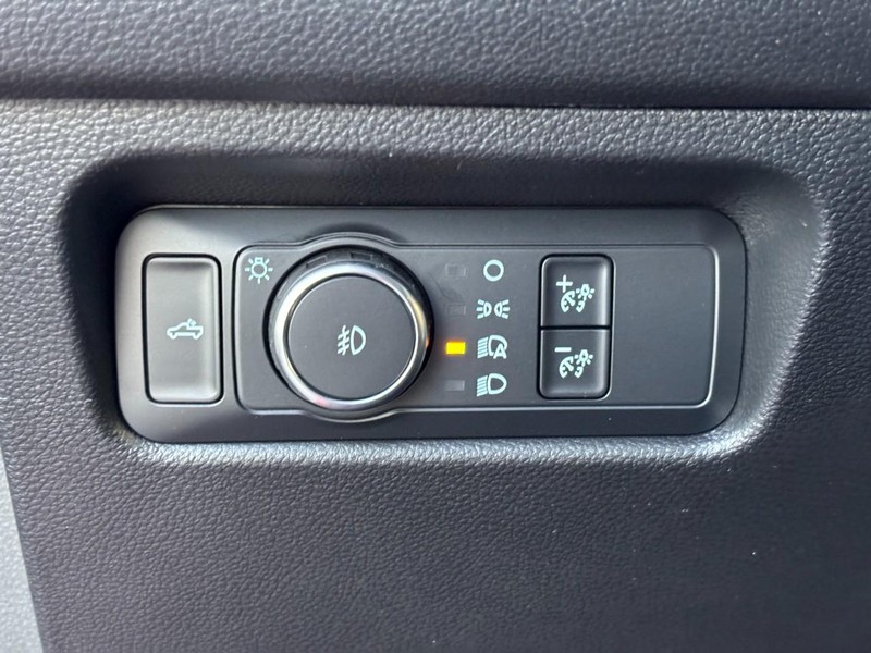 Ford Ranger Vehicle Full-screen Gallery Image 11