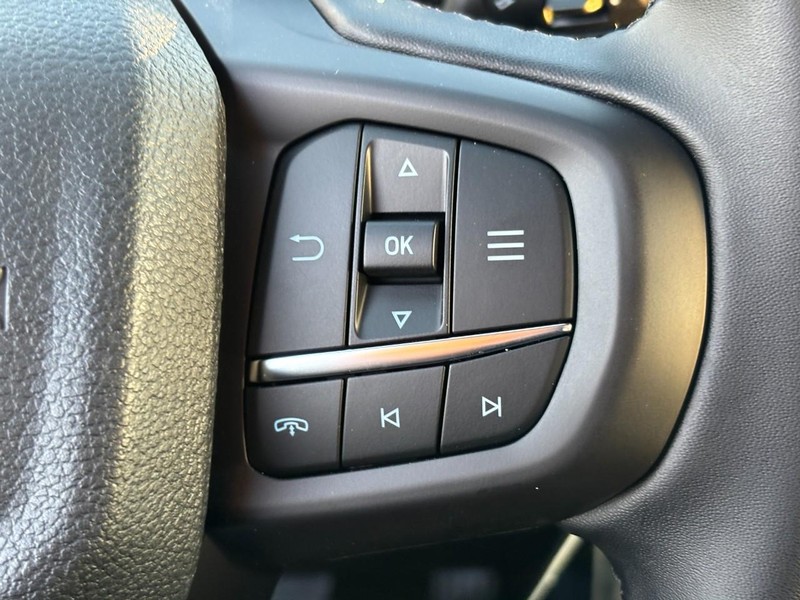 Ford Ranger Vehicle Full-screen Gallery Image 13